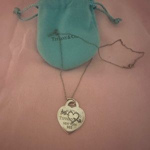 Tiffany & Co. Silver Return To Tiffany Heart Arrow Pendant w/16 in Tiffany Chain